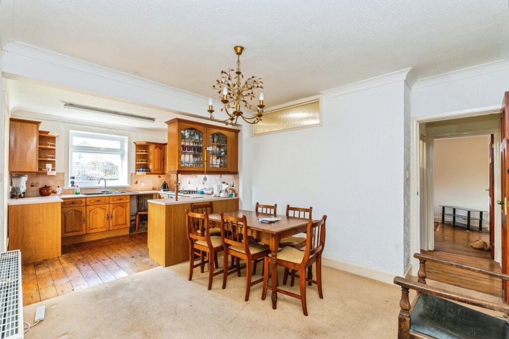 Hawthorne Road, Totton, Southampton, Hampshire, SO40 photo 3