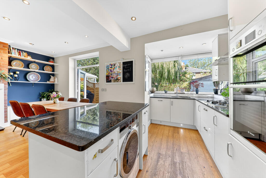 House in Leeds, Lidgett Park, Roundhay - View 5
