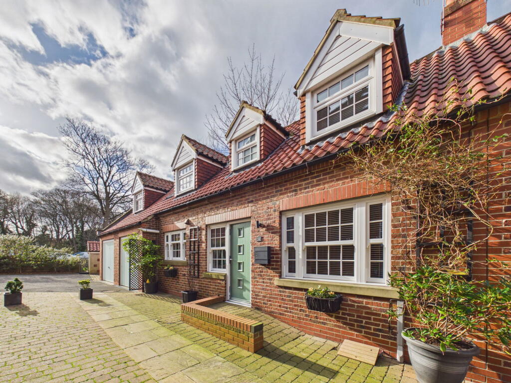 3-bed house on Byland Road, Whitby, YO21 1HQ, £250,000