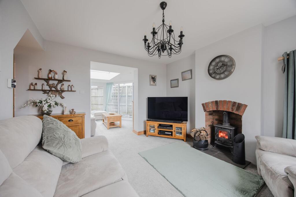 Country Cottage with Open-Field Views in Clenchwarton photo 3