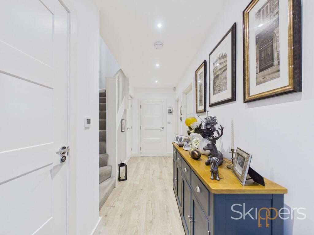 House in Ashford, Pluckley - More
