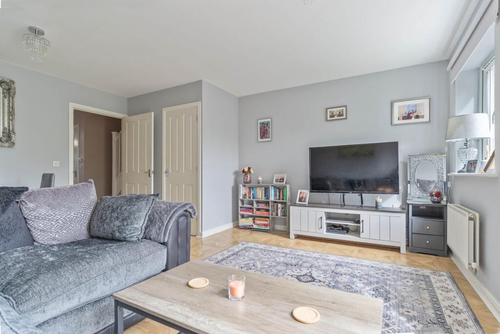 House in Newport - View 3