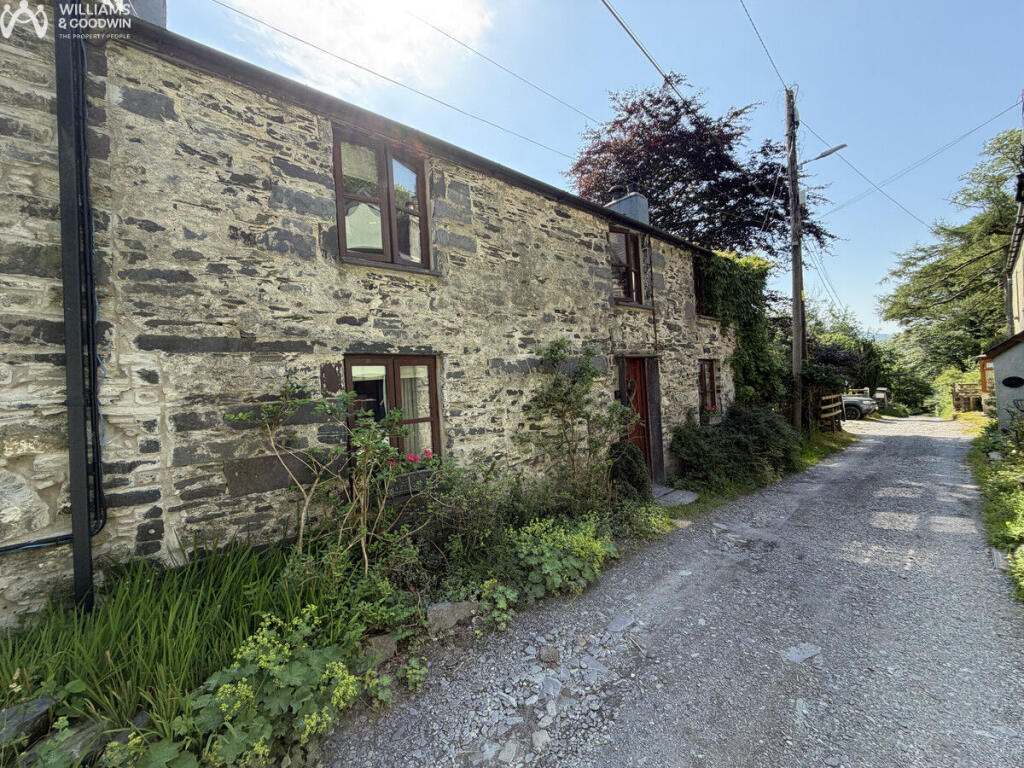 2-bed semi-detached on Dinorwic Cottages, Dinorwic, Gwynedd, LL55, £249,950