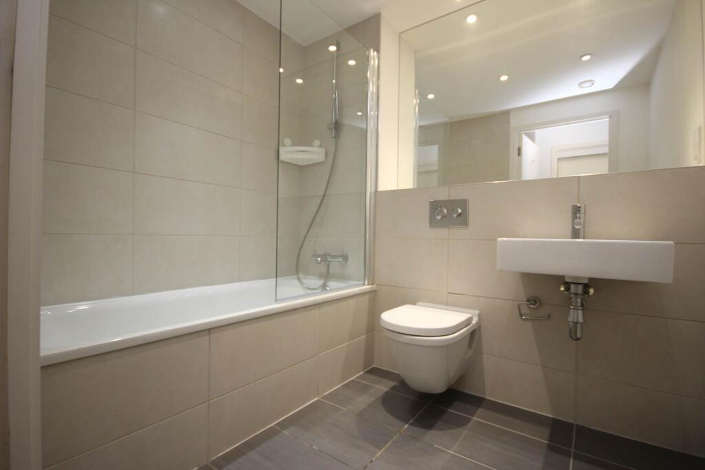 Apartment in Manchester - View 5