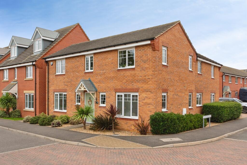 4-bed detached on Haydock Park Drive, Bourne, £375,000