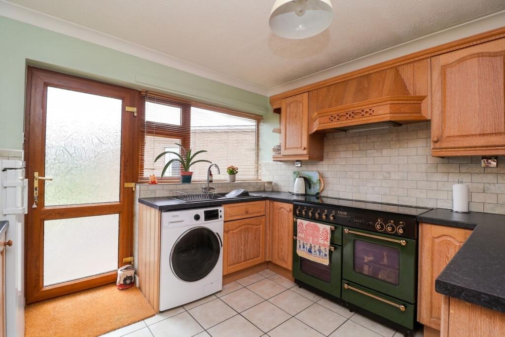 Scholey Avenue, Woodsetts, S81 photo 4