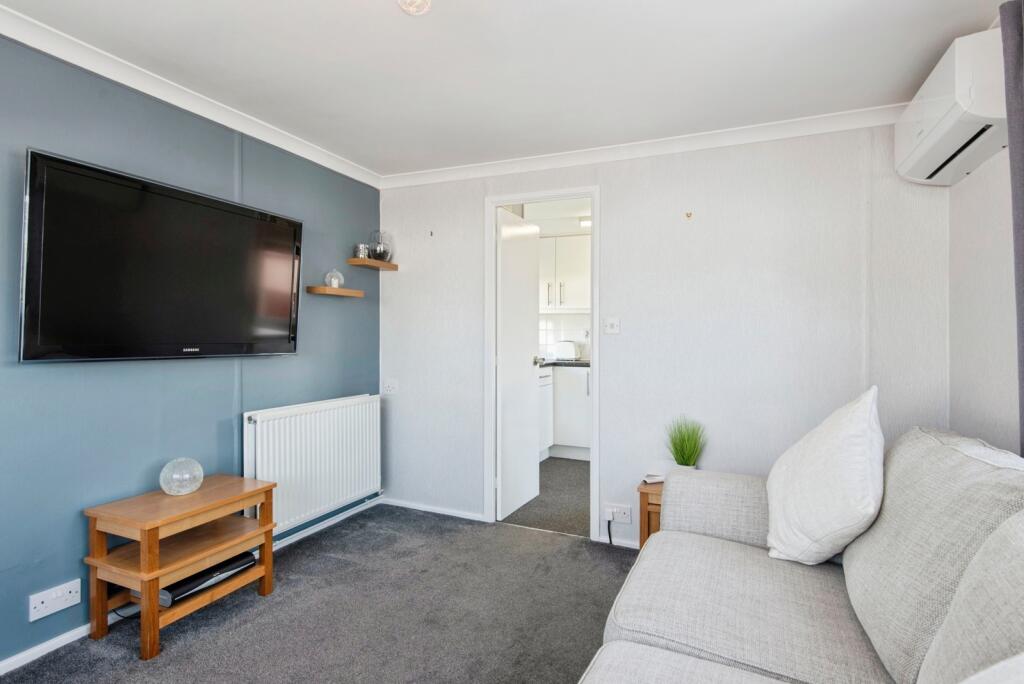 Three Star Park, Bedford Road, Lower Stondon, Henlow, SG16 - View 4