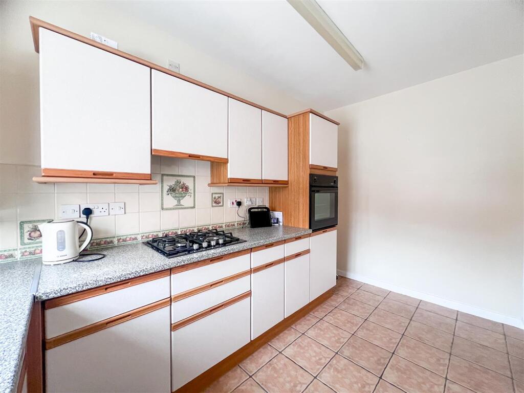 House in Stoke-on-Trent - More