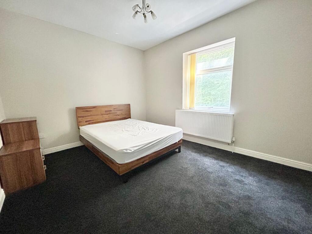 House in Bradford, Spring Bank, Keighley - More