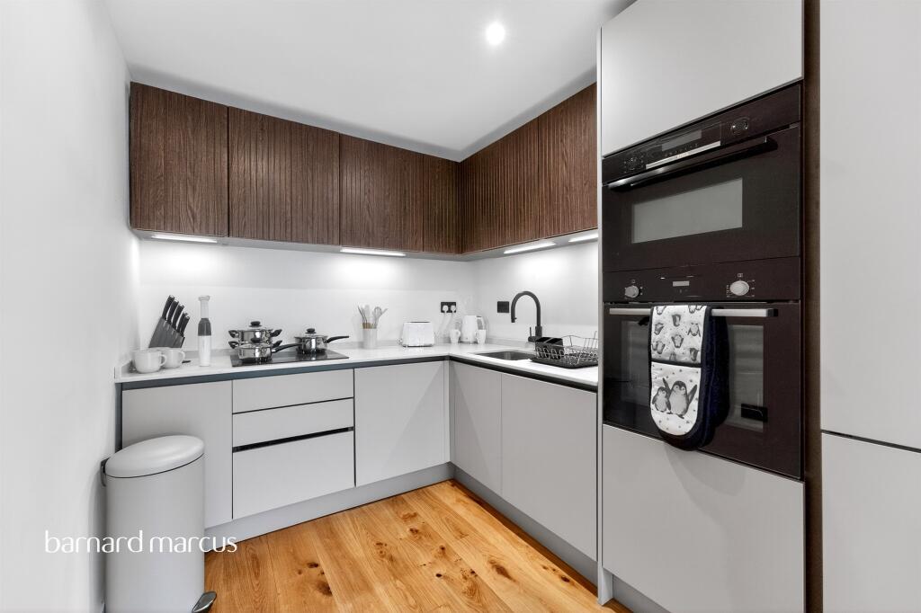 Apartment in London, Crouch Hall Park, Crouch End - View 2