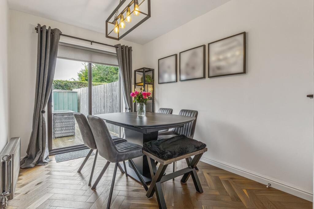 House in Glasgow, Clober, Milngavie - More