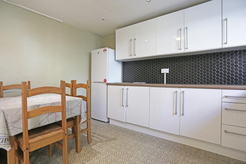 House in Romford - View 5