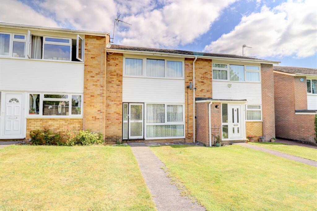 Main image of property: Hawthorn Walk, Hazlemere, High Wycombe, Buckinghamshire, HP15