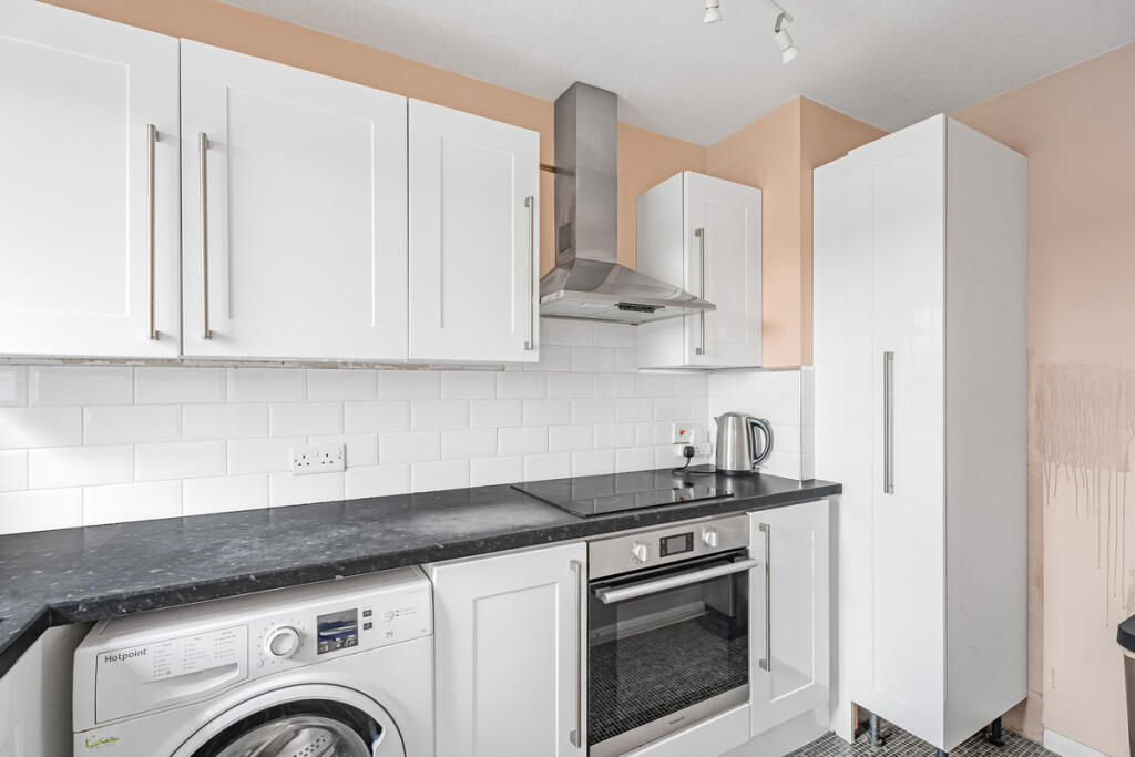 Apartment in Enfield - View 6