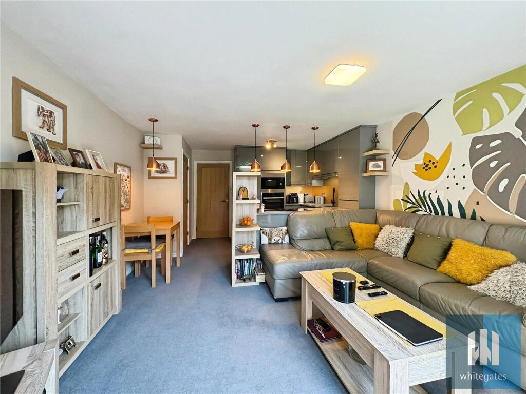 Apartment in Kirklees, Mirfield - View 3