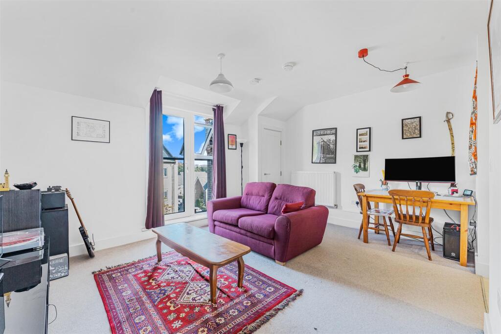Charles Street, Luton - View 5