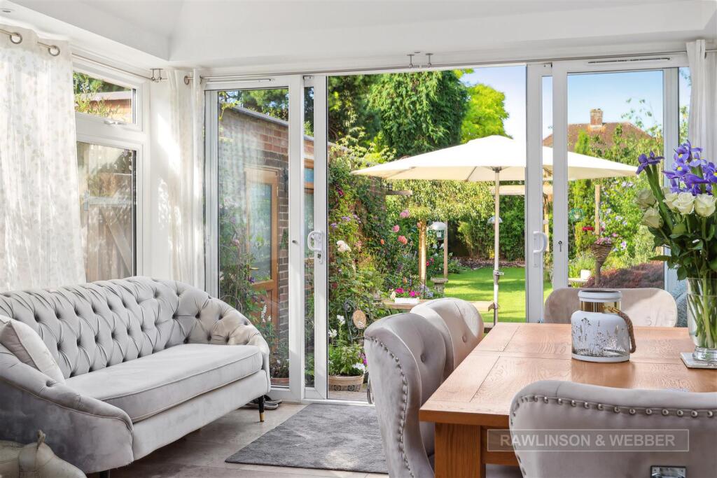House in Elmbridge, Molesey - View 2