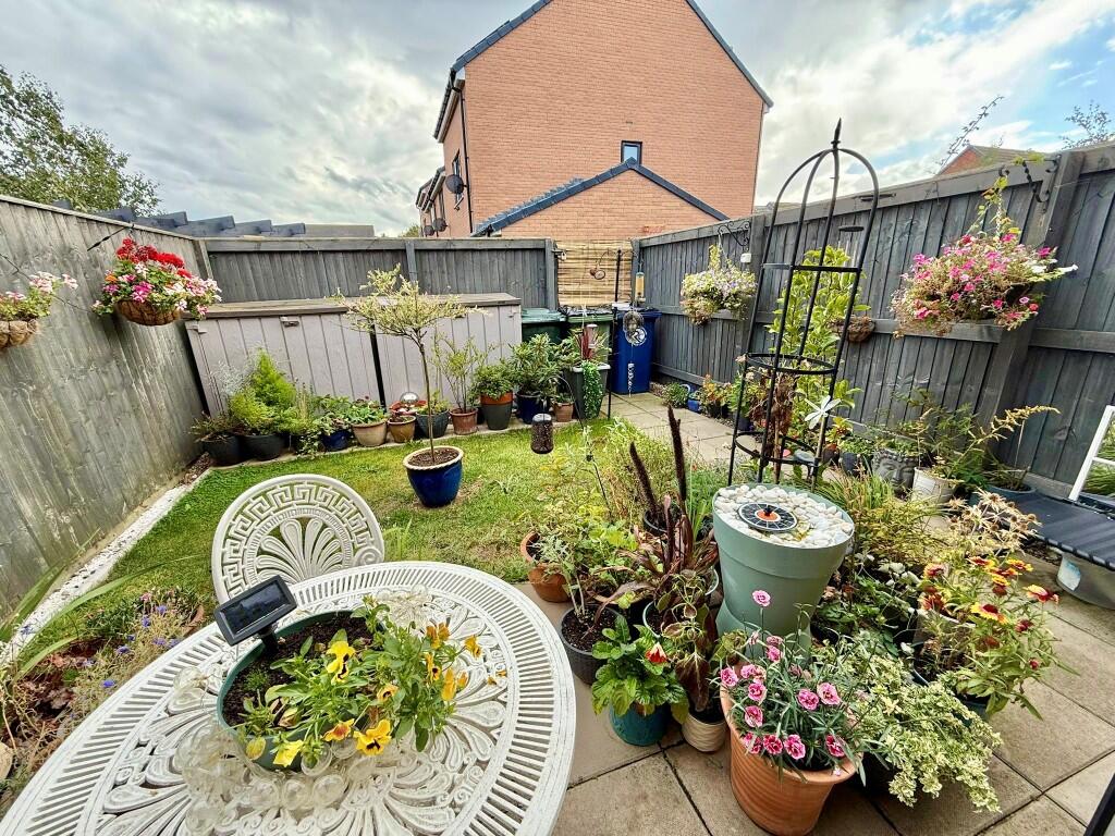 Goldrill Gardens, Redcar, North Yorkshire, TS10 photo 4