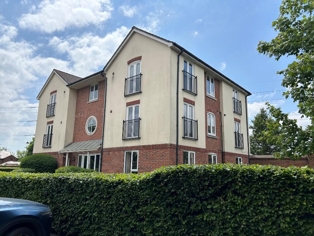 Main image of property: Admiralty Way, SO40