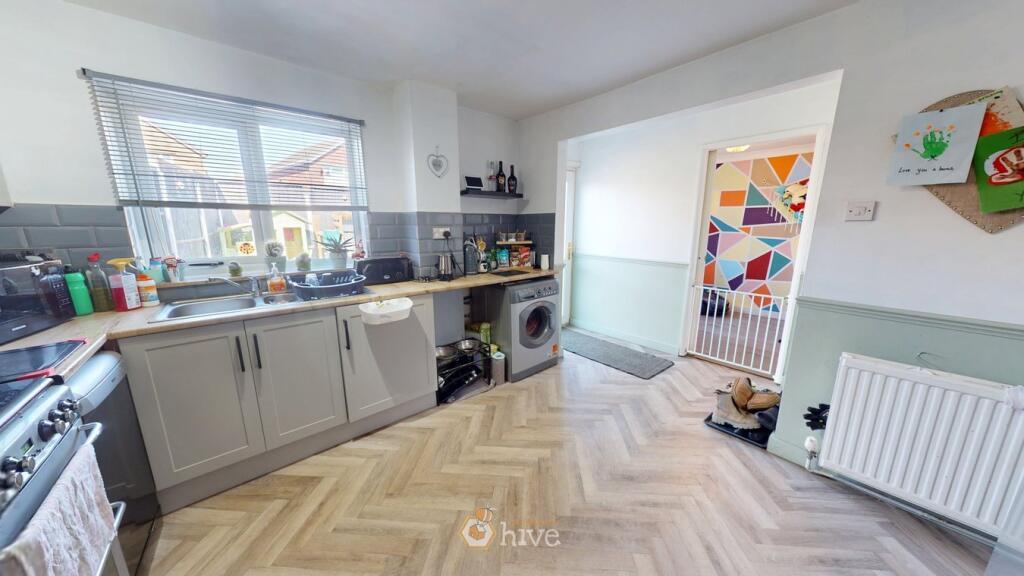Larch Drive, Armthorpe, Doncaster, DN3 photo 5
