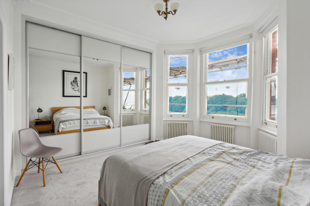 Apartment in London - View 5