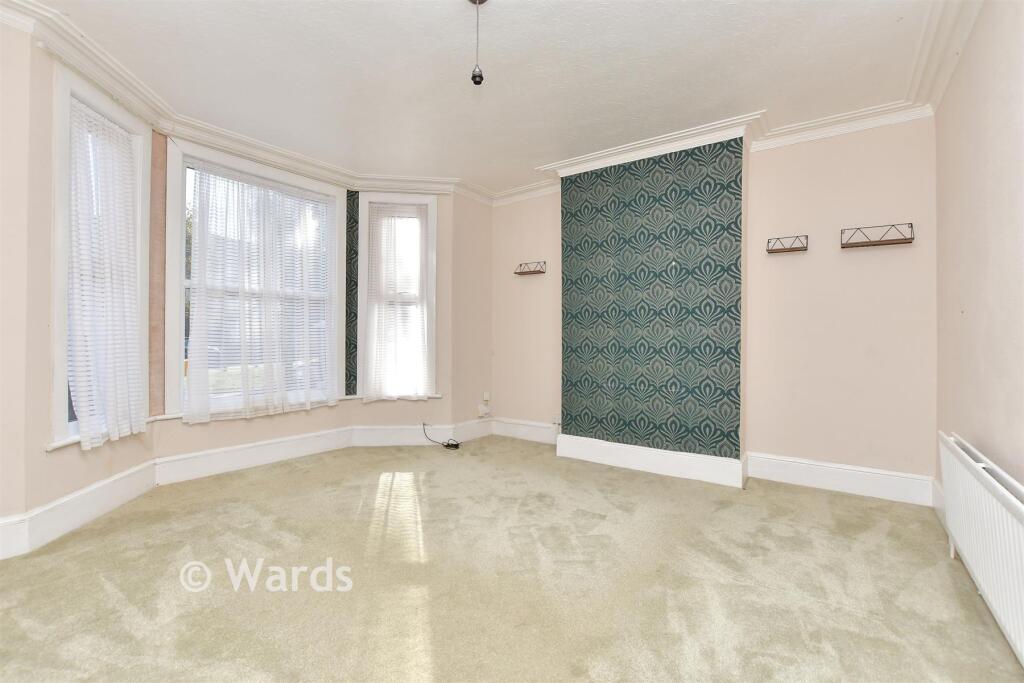 House in Gillingham, Twydall - View 3