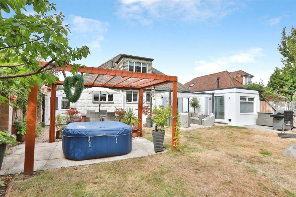 House in Bournemouth, Burton and Winkton - View 5