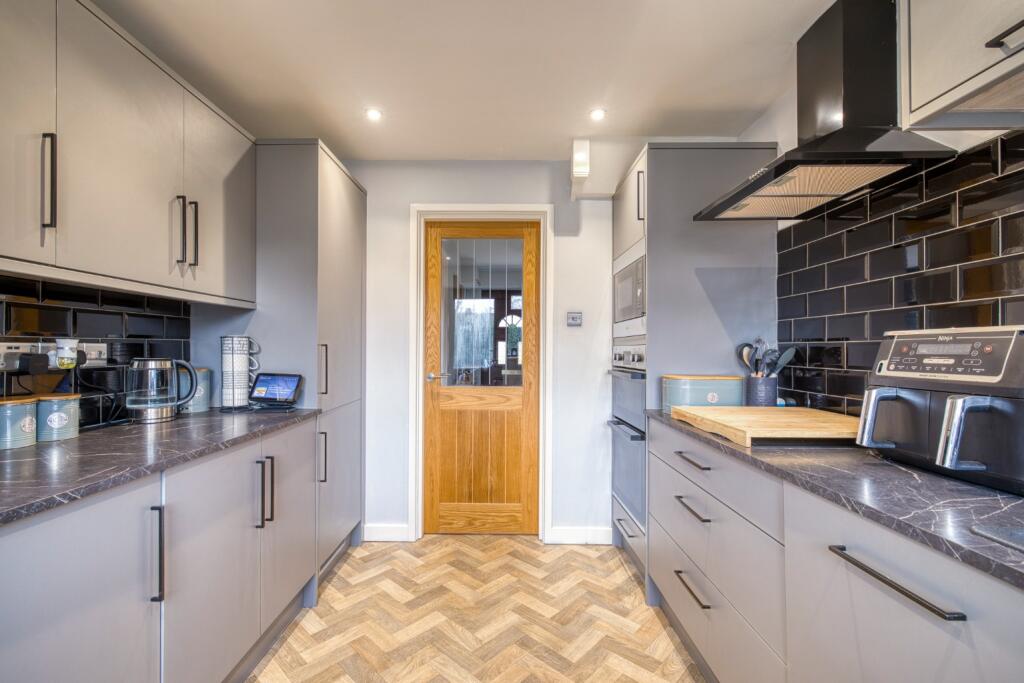 5, Churchfield Drive, Ansford, Castle Cary, Somerset, BA7 photo 4