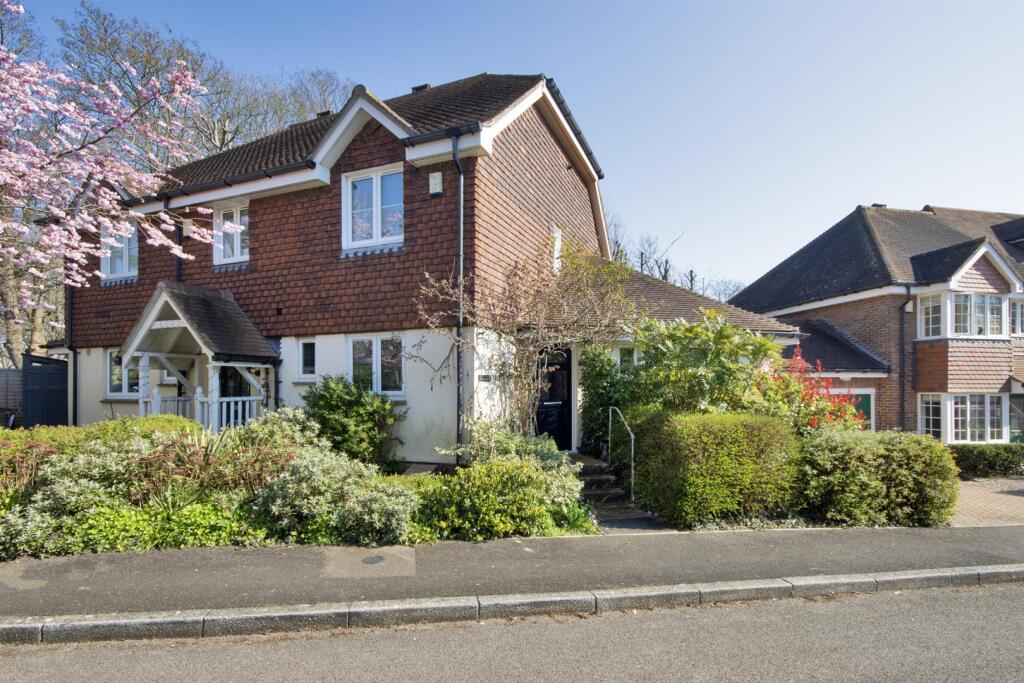 Main image of property: Hunter Seal, Leigh