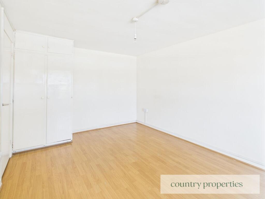 Apartment in Welwyn Hatfield, Hertfordshire - View 5