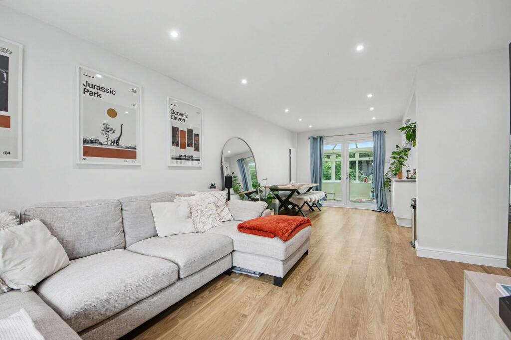House in Southampton - More