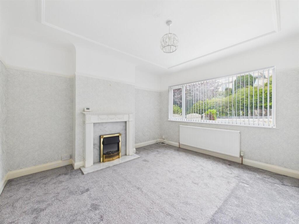House in Wirral, Liverpool City Region - More