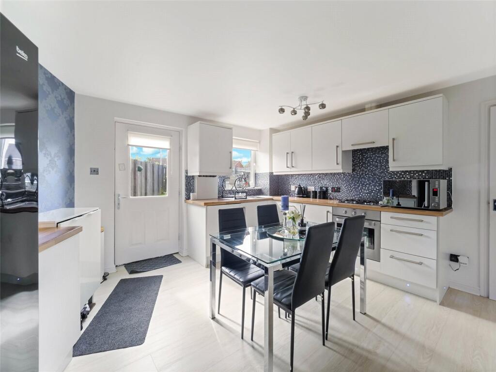 House in Cambuslang, Newton Farm, Newton - More