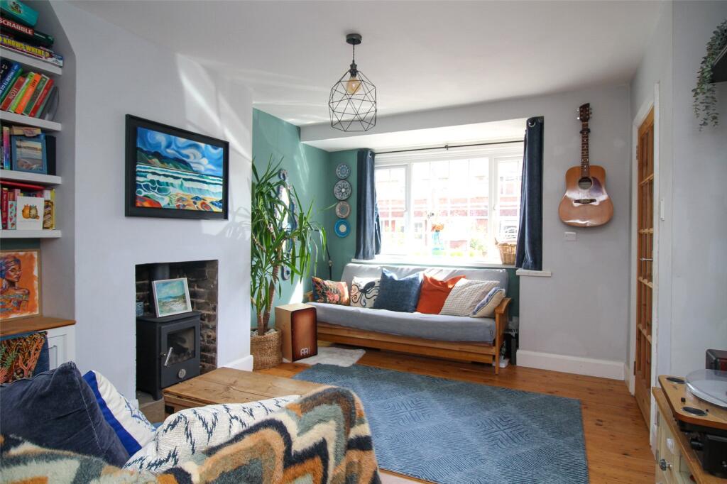House in Southampton - More