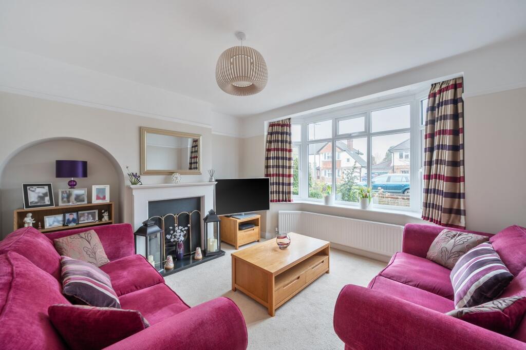 Overdale, Ashtead, KT21 photo 2