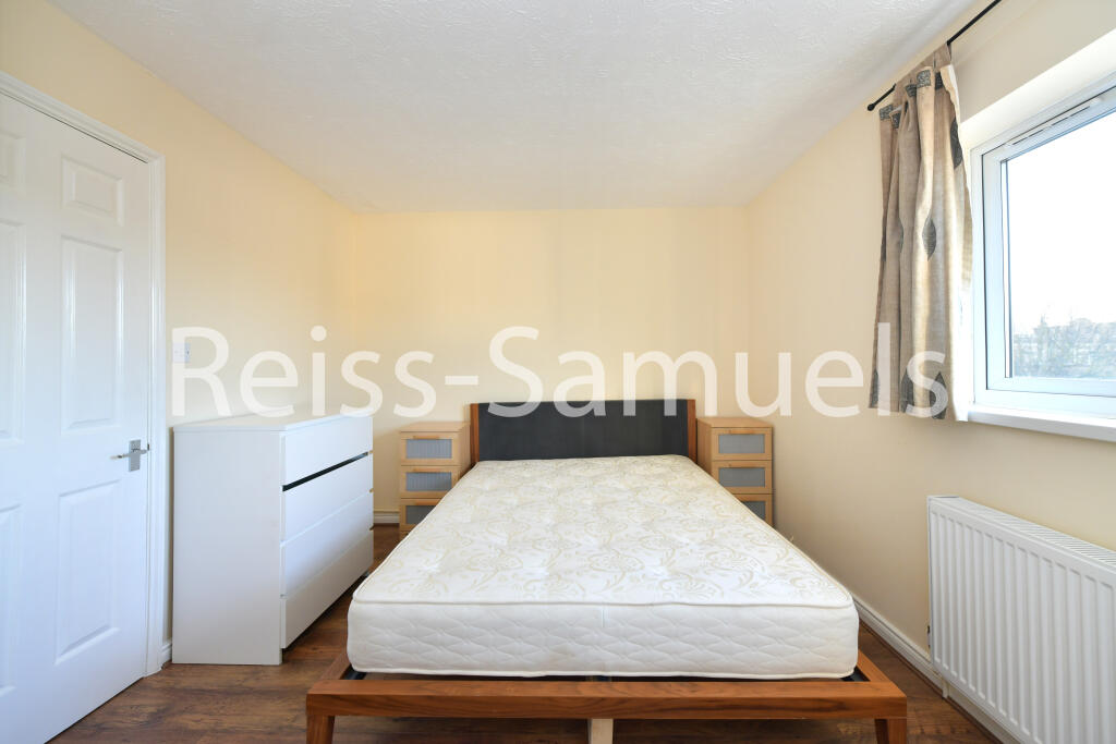 5 bedroom town house for rent