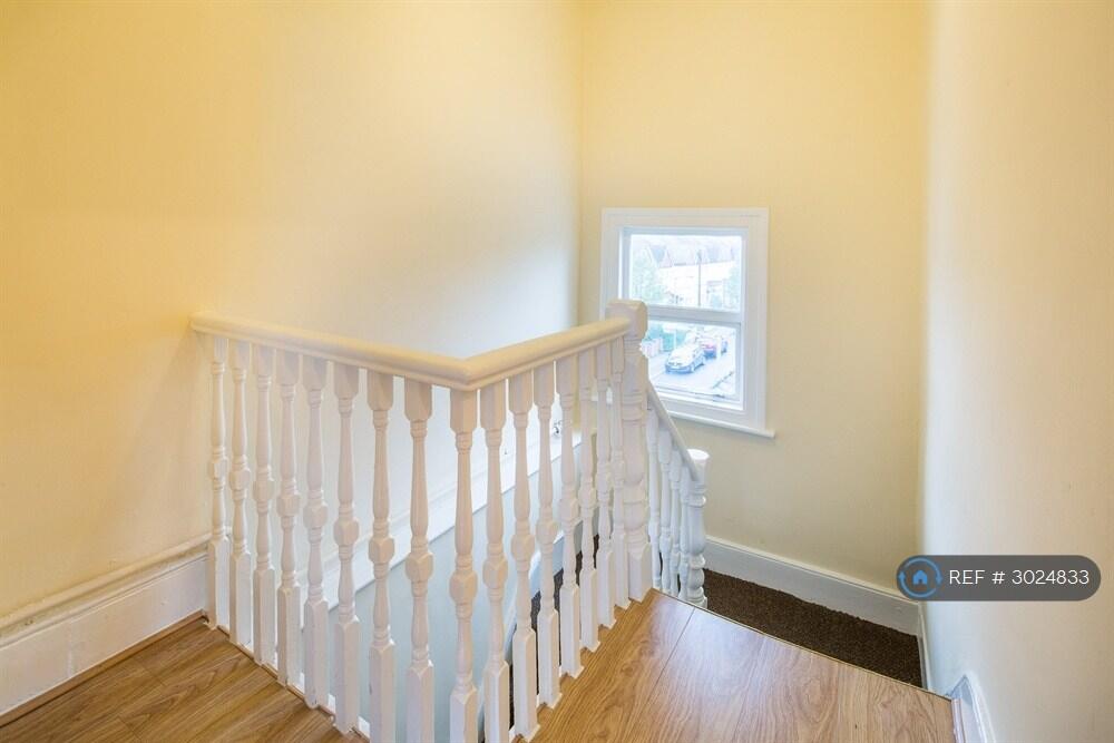 Apartment in London - View 3