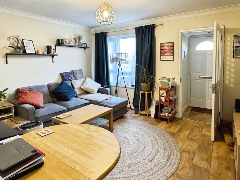 Shackleton Way, Woodley, Reading photo 2