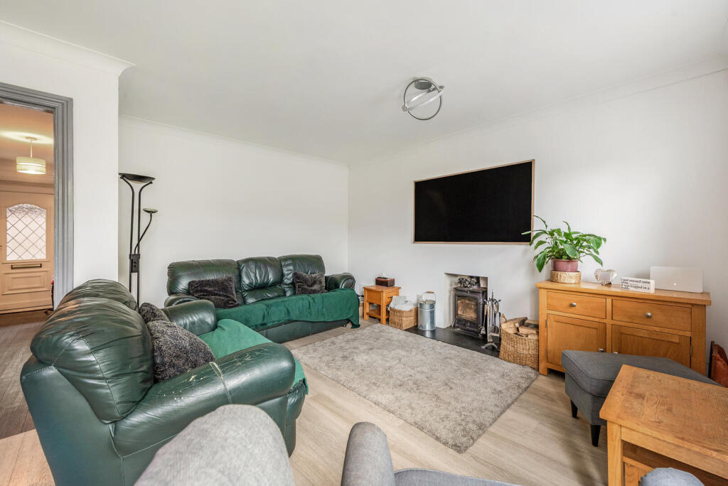Laxton Close, Locks Heath, Southampton photo 4