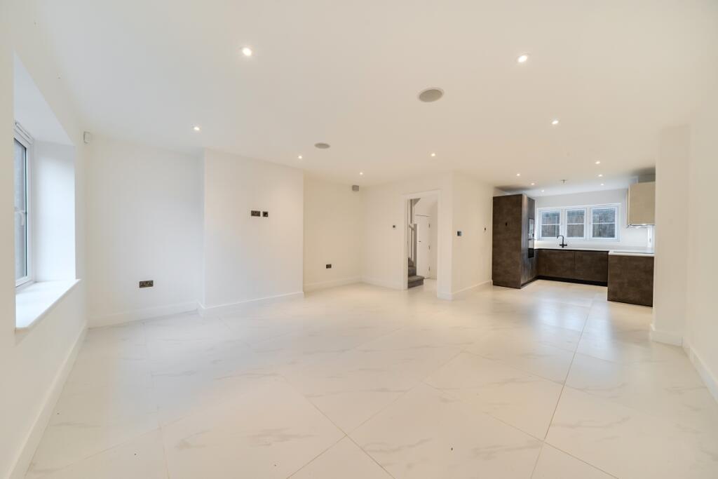 House in Watford - View 3
