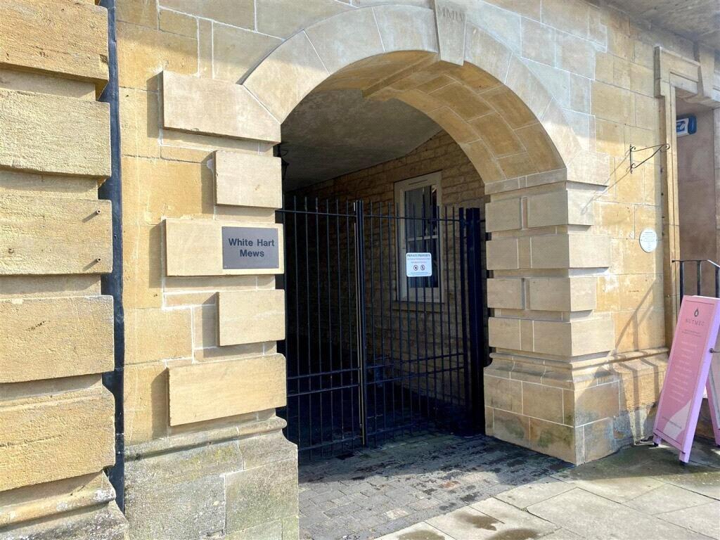 Main image of property: High Street, Chipping Norton, Oxfordshire, OX7