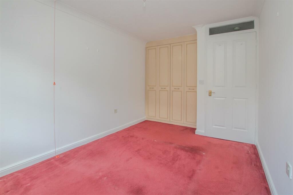 Eastfield Road, Brentwood photo 3