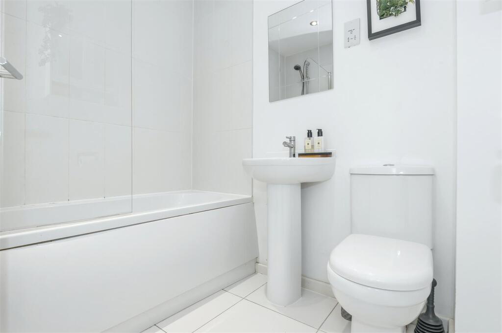 House in Calderdale, Rosemount, Blackley - View 5