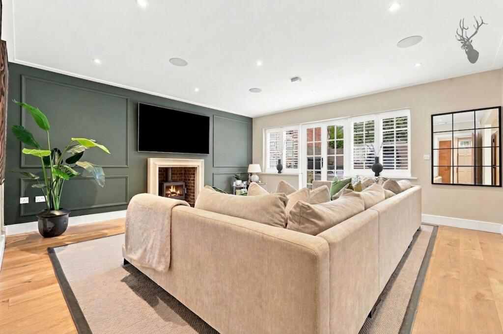 House in East Hertfordshire, Sawbridgeworth - View 2