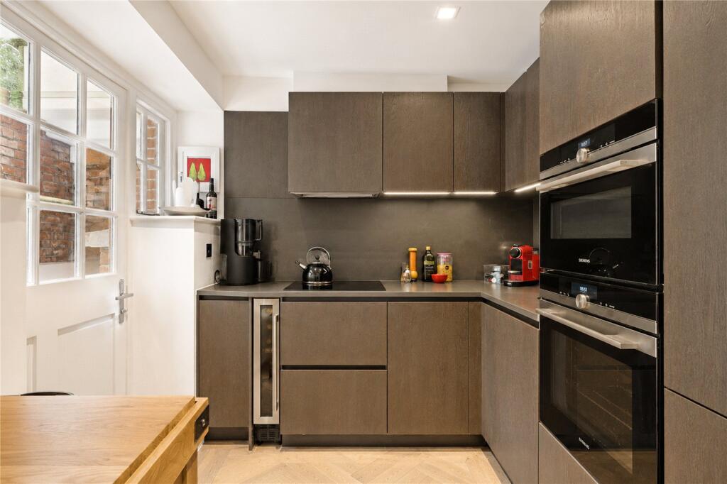 Apartment in London - View 5