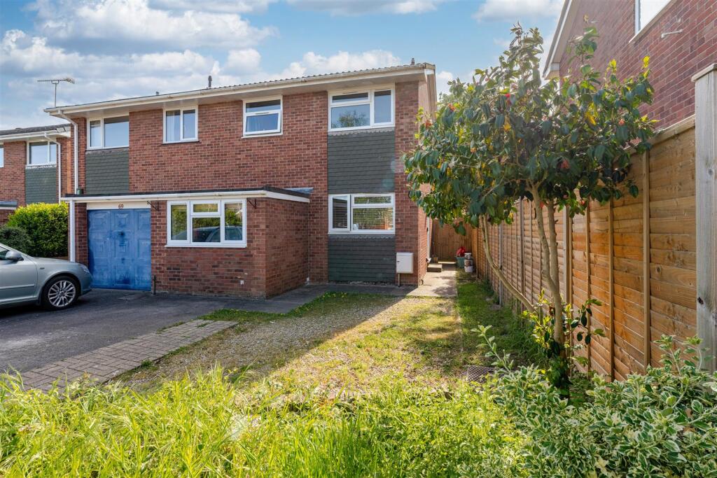 Main image of property: Family home in popular Yatton crescent with no onward chain