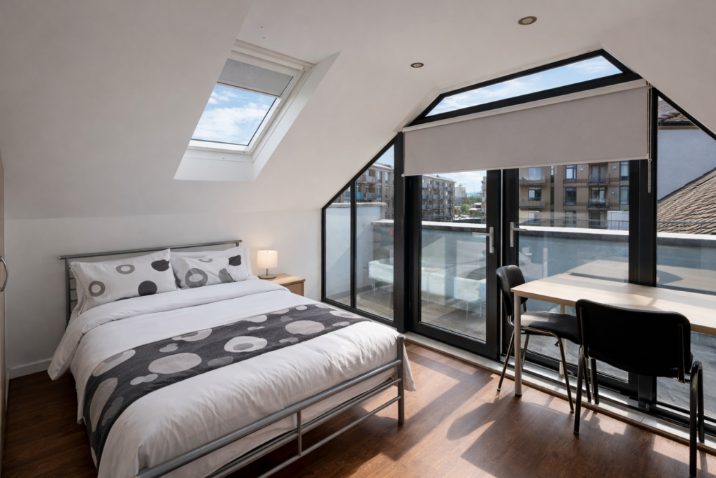 Main image of property: Room 7, Johnny Ball Lane, Bristol, BS2 8DW