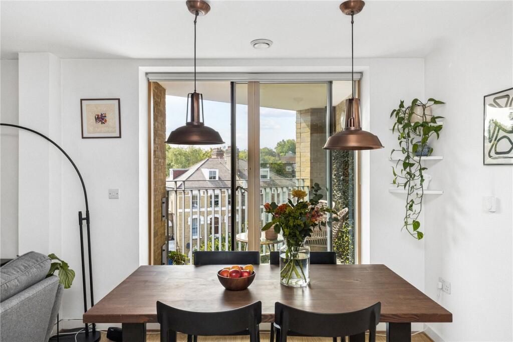 Apartment in London - View 5