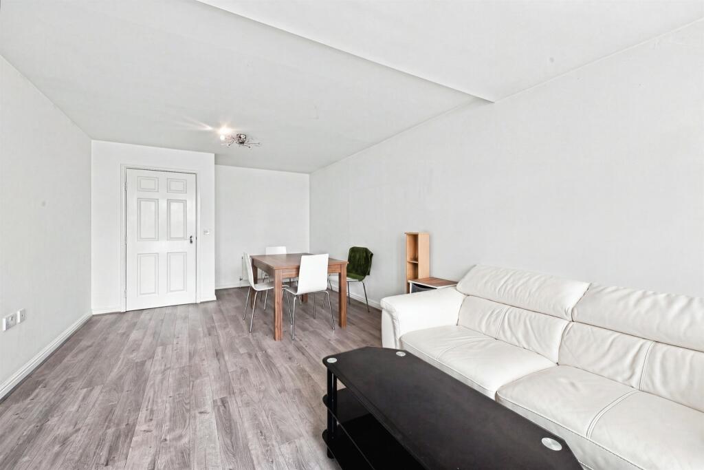 Apartment in Duston, St Crispin's, Upton - More