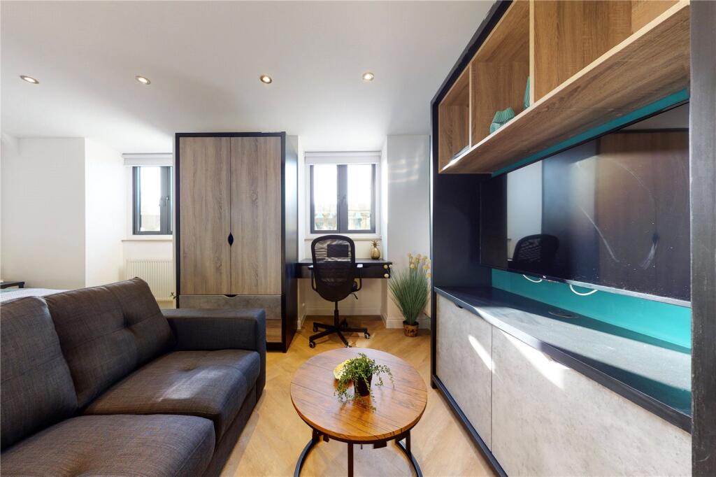 Main image of property: Apt 27, 7 South Parade #814142